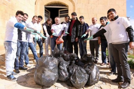 Çevreci Mühendisler Bayburt Kalesi’nde Çöp Topladı