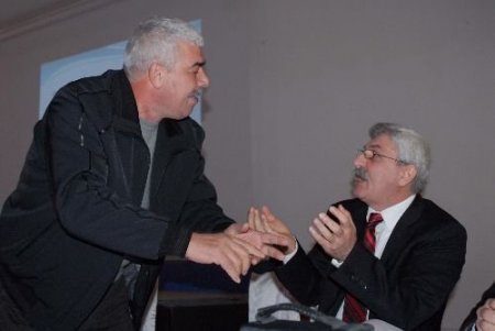 Çevreciler, Duyurulara Rağmen Halkın Katılımı Sağlanamayan Toplantıyı Protesto Etti