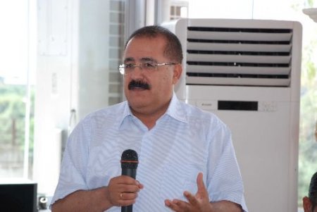 Ceyhan Kaymakamı: 10 Dönüm Yeri 1000 Dönüm Gösteren Çiftçiler Var