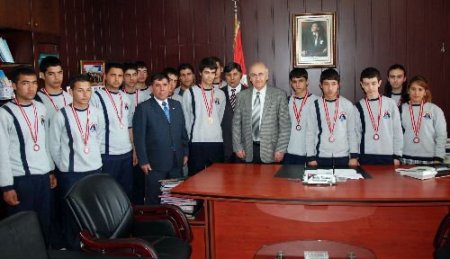 Ceyhan Lisesi Tekvandoda Bölge Birincisi Oldu
