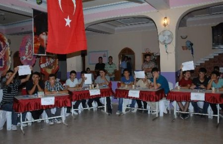 Ceyhan Ülkü Ocağı Liseler Arası Bilgi Yarışması Düzenledi