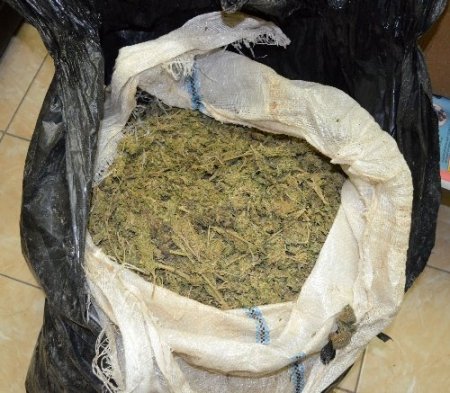 Ceyhan'da 50 kilo esrar ele geçirildi