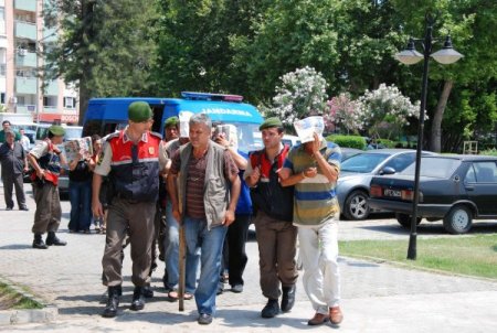 Ceyhan'da 7 Kişilik Fuhuş Çetesi Çökertildi