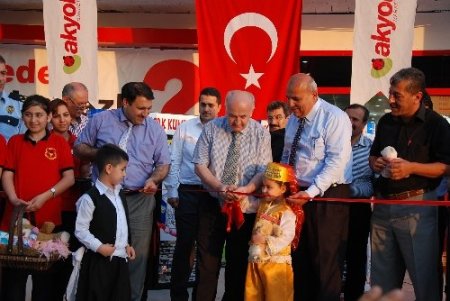 Ceyhan'da ihtiyaç sahibi öğrenciler için ‘Kitap ve Oyuncak Kumbarası’