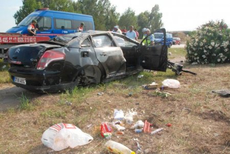 Ceyhan'da Kaza: 3 Kişi Öldü, 3 Kişi Yaralandı