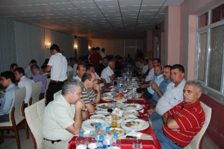 Ceyhan'daki Stk'lar İftarda Bir Araya Geldi