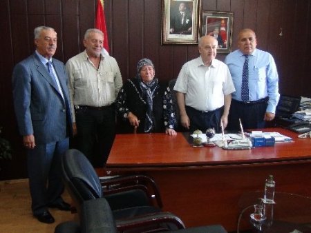 Ceyhanlı hayırsever: Çocuklar okusun, terörist olmasın yeter