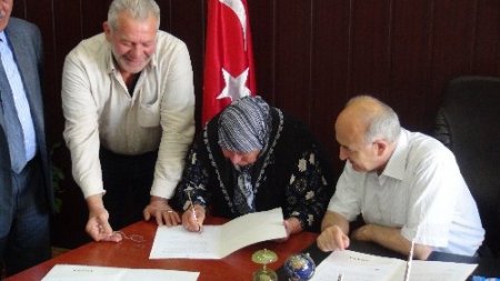 Ceyhanlı hayırsever: Çocuklar okusun, terörist olmasın yeter