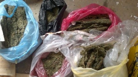 Ceylanpınar emniyeti bin 580 gram esrar maddesi ele geçirdi