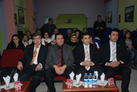 Cezaevi Savcısı, Tutuklu Kadınlarla Halay Çekti