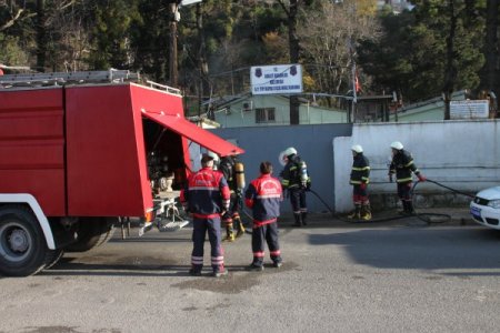 Cezaevinde firar ve yangın ihbarı ekipleri harekete geçirdi