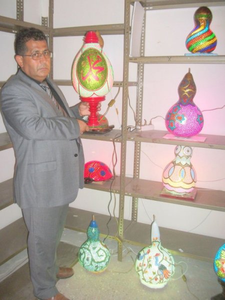 Cezaevinde yetiştirilen su kabakları abajura dönüştürülerek ihraç ediliyor