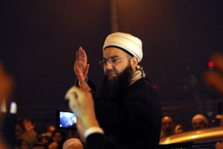 Cezaevinden çıkan Ünlü'yü sevenleri karşıladı