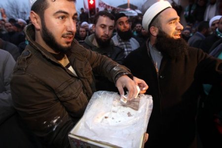 Cezaevinden çıkan Ünlü'yü sevenleri karşıladı