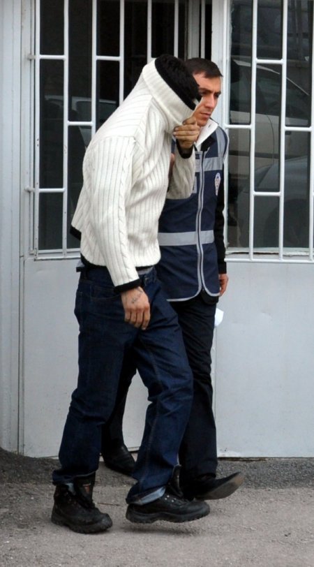 Cezaevinden Çıktıktan Sonra Mağaza Soydu