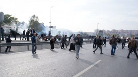 Cezaevine yürümek isteyen BDP’lilere müdahale