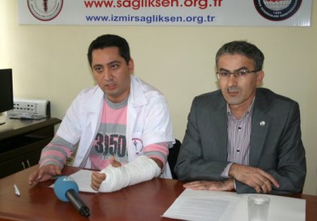 Cezaevlerindeki açlık grevlerine destek veren öğrenciler doktor dövdü