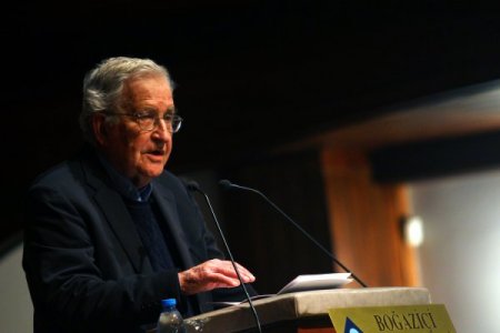 Chomsky: Türkiye'nin dünyadaki yerini bulması Kürt Sorunu'ndan geçiyor