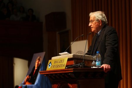 Chomsky: Türkiye'nin dünyadaki yerini bulması Kürt Sorunu'ndan geçiyor
