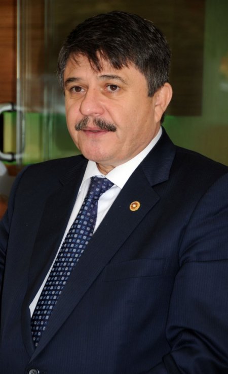 'CHP, Büyükşehir Yasası'nı Anayasa Mahkemesi'ne götürmeseydi şaşardık'