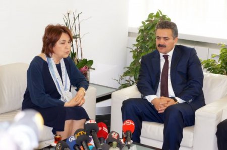 CHP-AK Parti bayramlaşmasının konusu Cumhuriyet yürüyüşü