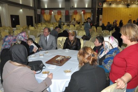 CHP Atakum İlçe Teşkilatı aşure dağıttı