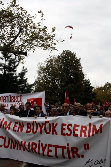 CHP Bursa teşkilatından alternatif cumhuriyet kutlaması