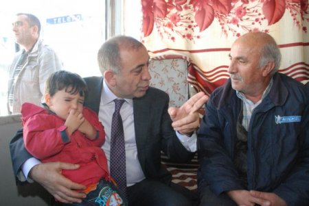 Chp Genel Başkan Yardımcısı Tekin, Sigara Yasasını İhlal Etti