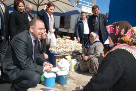 Chp Genel Başkan Yardımcısı Tekin, Sigara Yasasını İhlal Etti