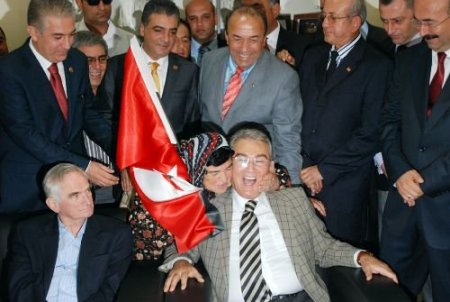 Chp Genel Başkanı Baykal, Çivril'de Politikasız Bir Gün Geçirdi