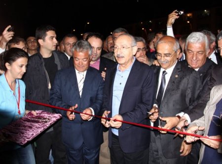 Chp Genel Başkanı Kılıçdaroğlu: Çelenk Koyma Yasaklarını Kafalarına Çalacağız