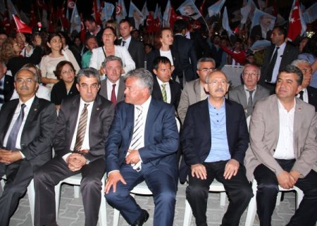 Chp Genel Başkanı Kılıçdaroğlu: Çelenk Koyma Yasaklarını Kafalarına Çalacağız