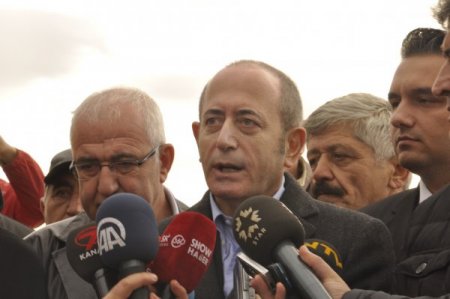 CHP heyeti, kayıp denizcilerin yakınlarıyla görüştü