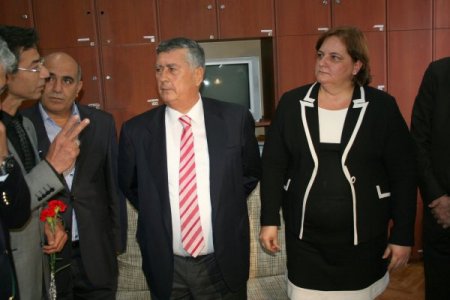 CHP heyeti öldürülen Sevilay öğretmenin okulunu ziyaret etti