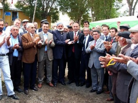 Chp İstanbul İl Başkanı Tekin, Kan Davalı İki Aileyi Barıştırdı
