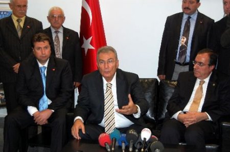 Chp Lideri Baykal, Islak İmzalı Belgeyi Sızdıran Subayı Suçladı