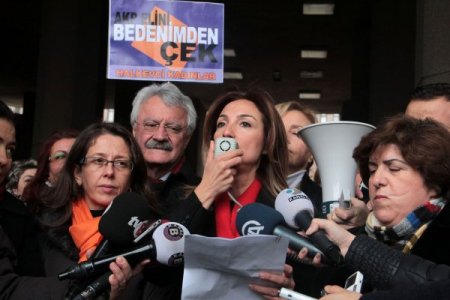 CHP Milletvekili Nazlıaka, Arınç hakkında suç duyurusunda bulundu