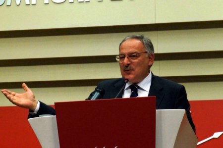 CHP Sözcüsü Koç: Papatya falı bakan bir Başbakansın