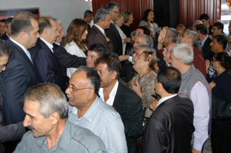 CHP’de bayramlaşma coşkusu