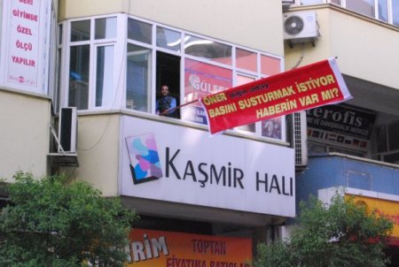 Chp'li Adayı, Kılıçdaroğlu'na Pankartla Şikayet Etti