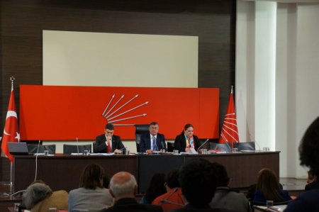 CHP'li Adnan Keskin: Demokrasi defolu bir mala dönüştü, hurdaya çıktı