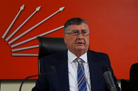 CHP'li Adnan Keskin: Demokrasi defolu bir mala dönüştü, hurdaya çıktı
