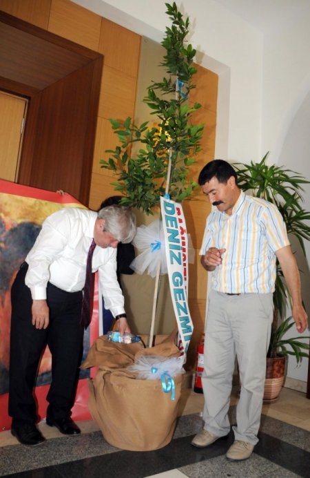 Chp'li Akaydın'a 'Deniz Gezmiş Bağımsızlık Ödülü'