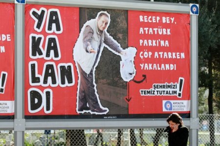 Chp’li Akaydın’dan Başbakan'a Afişli ‘recep Bey’ Göndermesi