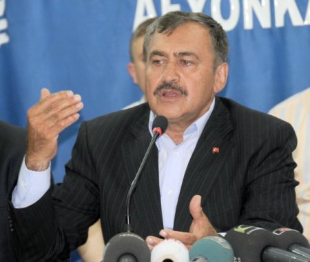 Chp'li Belediye Başkanı Ve Meclis Üyeleri Ak Parti'ye Geçti
