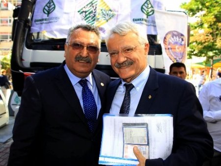 CHP’li belediyeden DP’li belediyeye destek