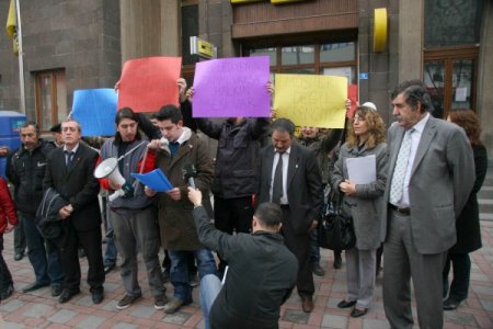 Chp'li Gençler Ulaşım Zammını Protesto Etti