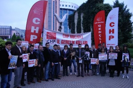 Chp'li Gençler Yasa Dışı Dinlemeleri Protesto Etti