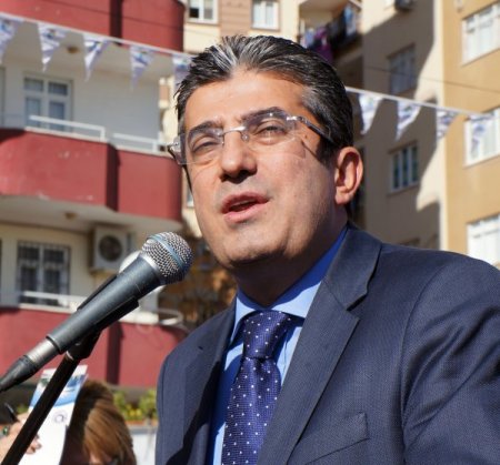 CHP'li Günaydın: Nazım Hikmet'in şiirleri kirletildi