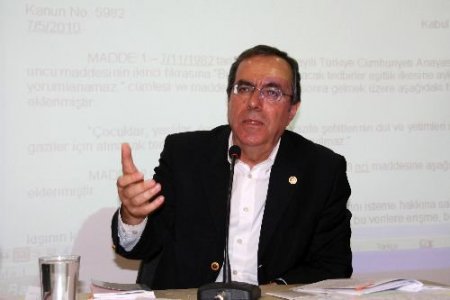 Chp'li Kart: Anayasa Paketindeki Maddeler Konu Olarak, İçerik Olarak Sınıflandırılıp Halka Sunulmalı